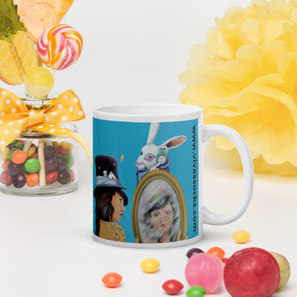 Taza blanca brillante: Alicia en el pais de las maravillas